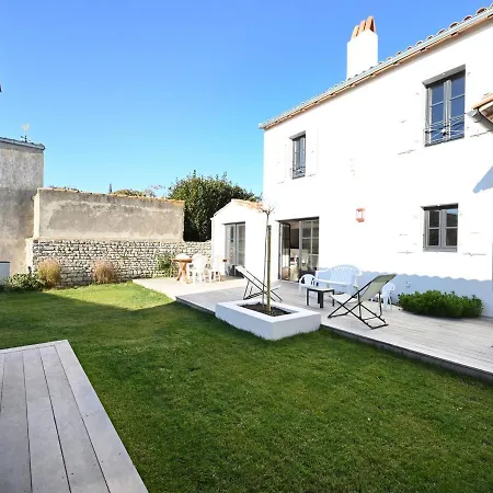 Maison Ars-en-re, 6 Pieces, 12 Personnes - Fr-1-258-133 Holiday home *