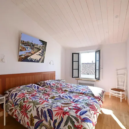 Holiday home Maison Ars-en-re, 6 Pieces, 12 Personnes - Fr-1-258-133 *