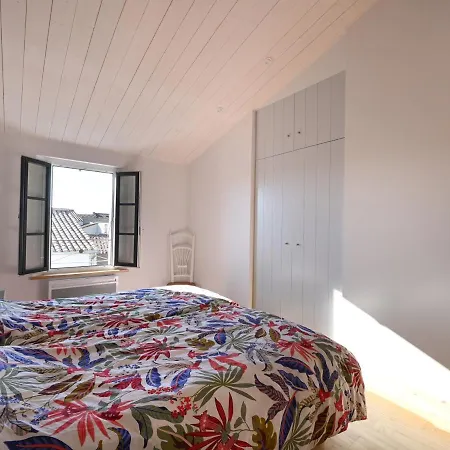 Holiday home Maison Ars-en-re, 6 Pieces, 12 Personnes - Fr-1-258-133 *